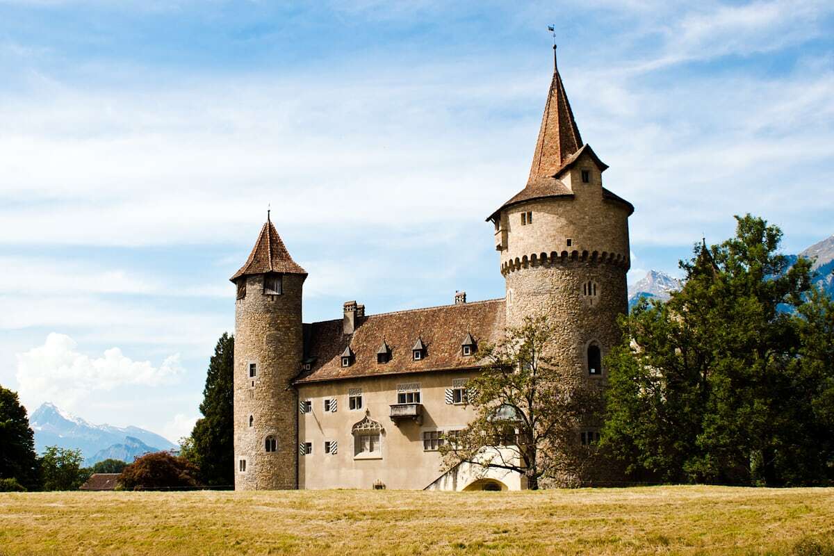 The castle and horseshoe bay of Spiez on Lake Thun